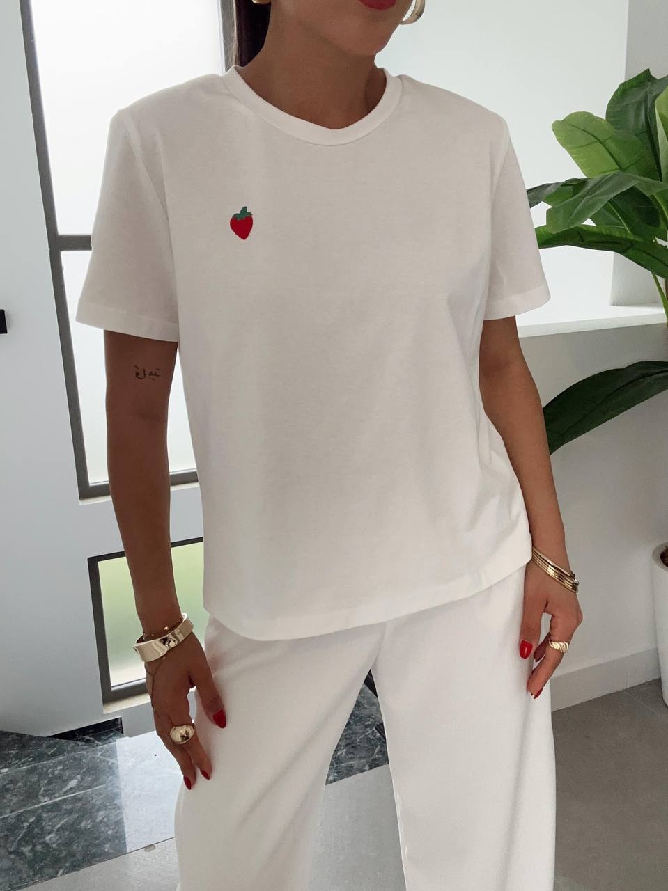 Çilek Desenli T-Shirt Beyaz