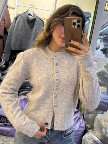 YUMUŞAK DOKULU GÜMÜŞ DÜĞMELİ KADIN HIRKA VİZON