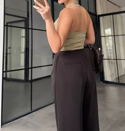 HALTER YAKA KOLSUZ KADIN BLUZ ADAÇAYI
