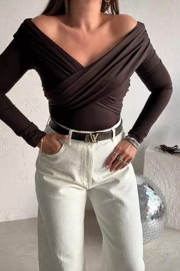 MADONNA YAKA KRUVAZE BLUZ KAHVERENGİ