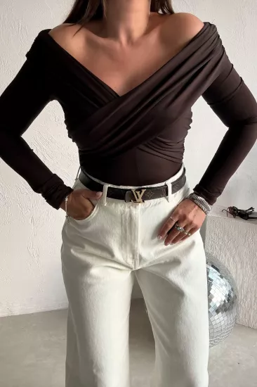 MADONNA YAKA KRUVAZE BLUZ KAHVERENGİ