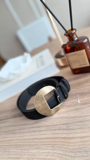 BÜYÜK YUVARLAK TOKALI KADIN KEMER SİYAH