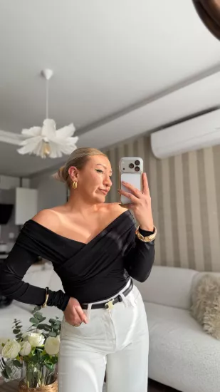 MADONNA YAKA KRUVAZE BLUZ SİYAH