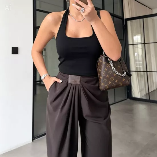 HALTER YAKA KOLSUZ KADIN BLUZ SİYAH