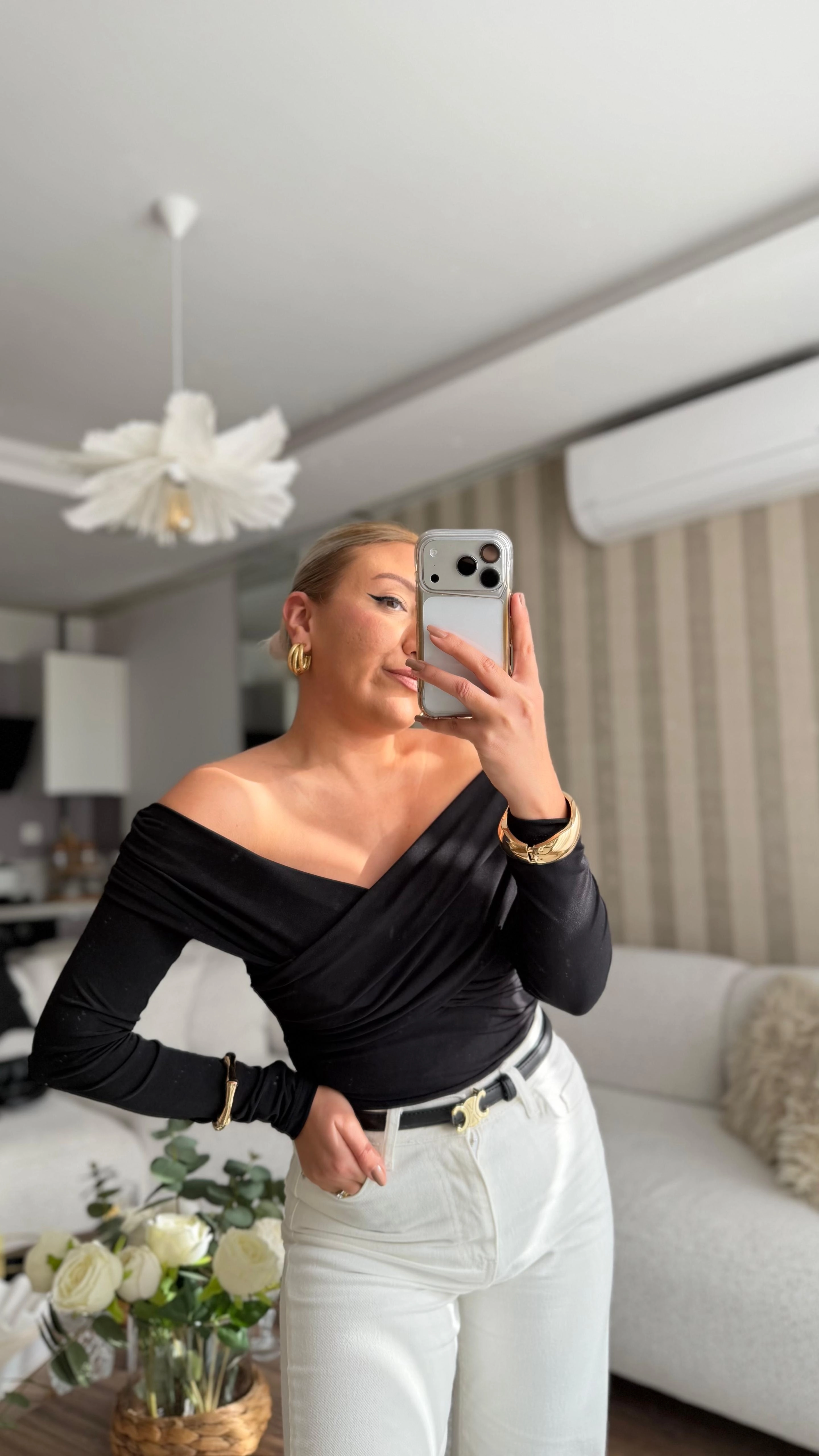 MADONNA YAKA KRUVAZE BLUZ SİYAH